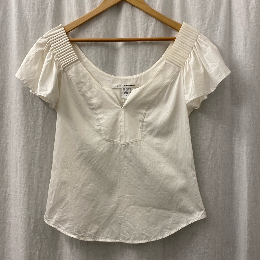 Diane Von Furstenberg White Gathered Ruffle Cap Sleeve Wide Neck Blouse Size 2